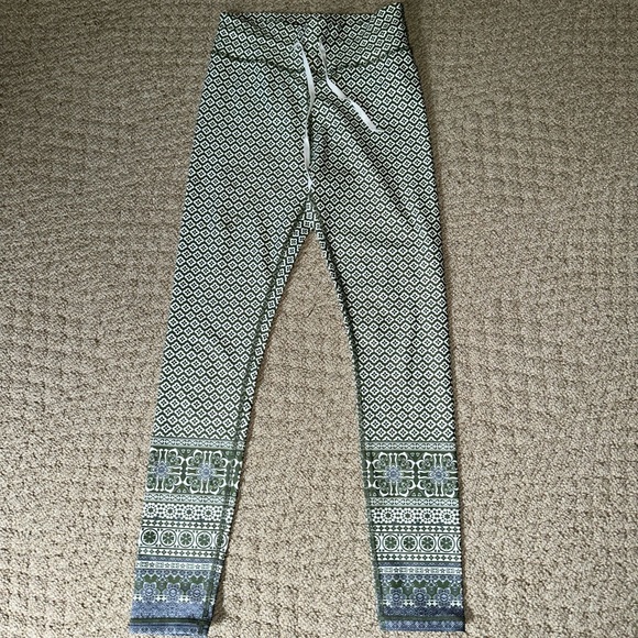 White Fox Sarah’s Day Active wear collection - Picture 2 of 4